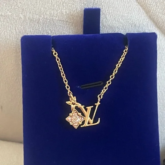 Louis Vuitton loulougram crystal Gold Pendant Necklace